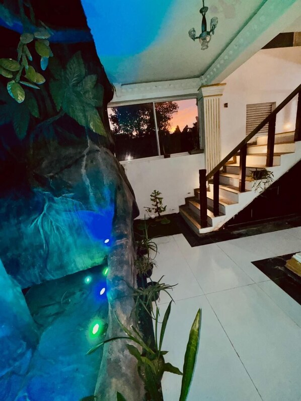 Living area - White palace Airport hotel (Seeduwa)