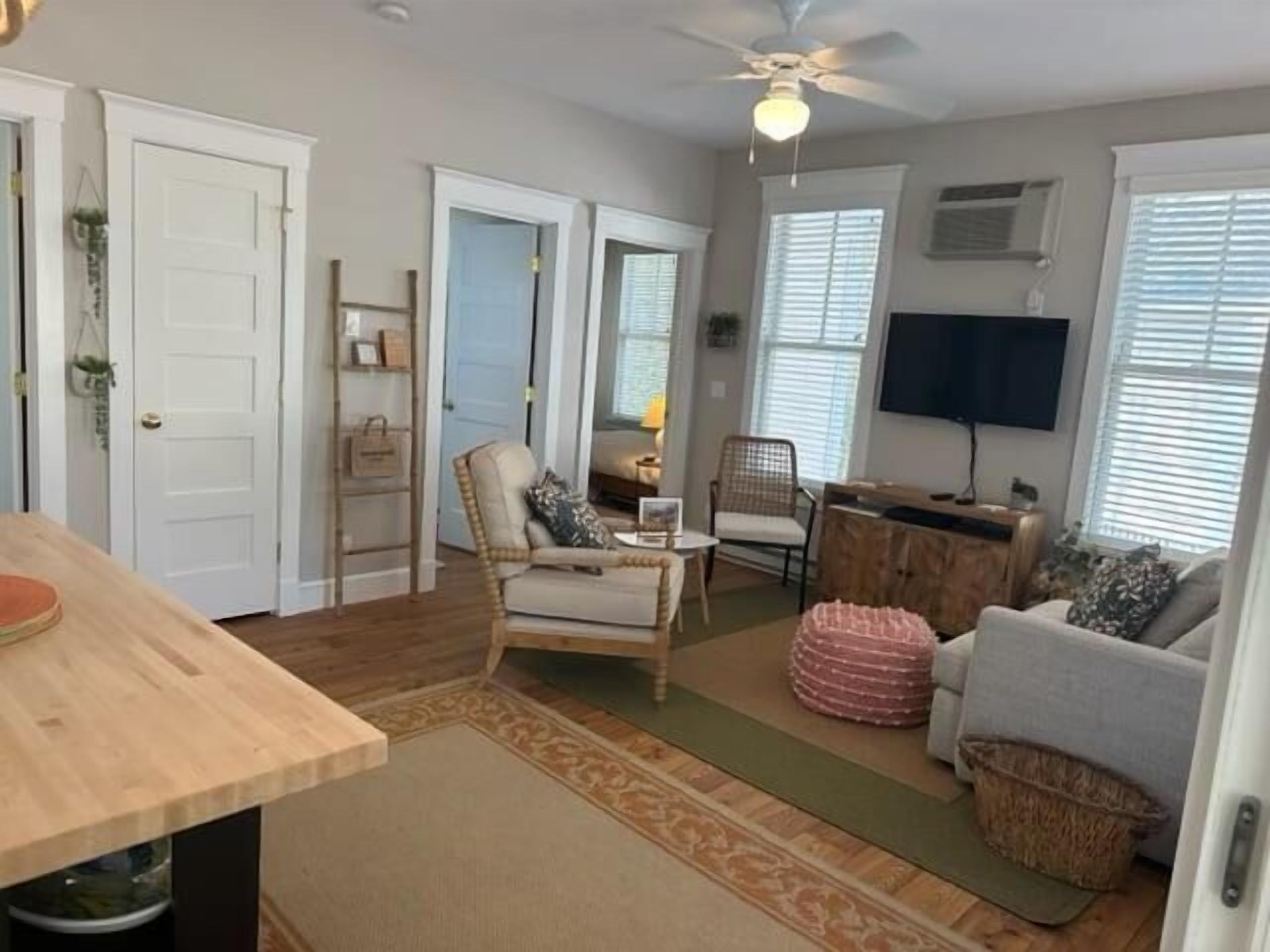 Condo, 1 Queen Bed (Seaglass Village Gem) | Living area