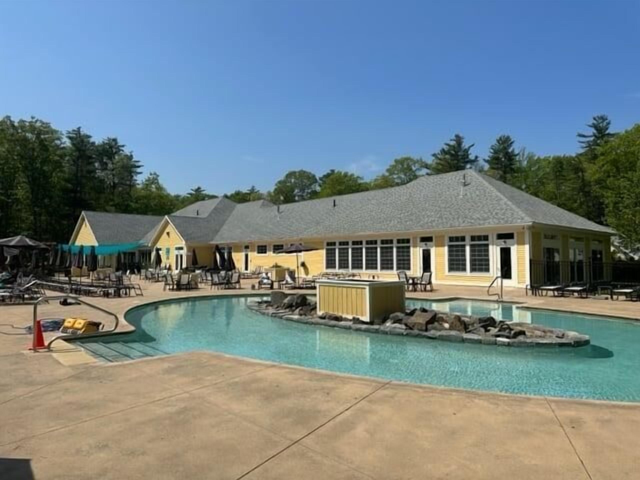 Condo, 1 Katil Ratu (Queen) (Seaglass Village 500 - Seaglass Villa) | Kolam renang | Kolam renang tertutup 