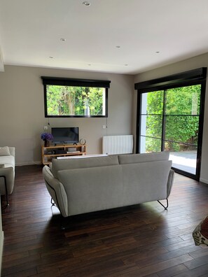TV, DVD player, books, stereo - A house and its garden 3 km from a beautiful white sand beach (Cléder)