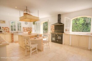 Private kitchen - Vitalba - Corsican charm with a swimming pool (Sartène)