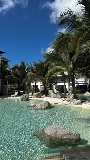 Pool - Fantastic studio with AC 5 Pools in sunny Dominicus beachside by BozArrindell (Dominicus)