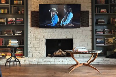 The Parish • 23-Acre Country Retreat