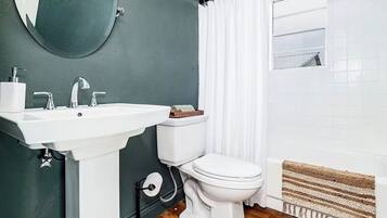 Dusche, Handtücher, Seife, Toilettenpapier