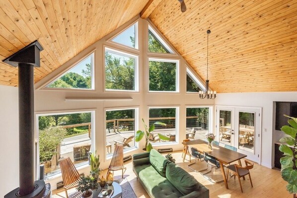 TV - Chalet - The dinette (Saint-Armand)