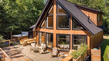 Bain à remous extérieur