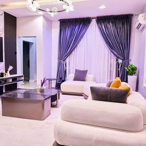 Purple Lavender Court Apartment