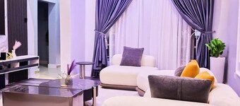 Purple Lavender Court Apartment