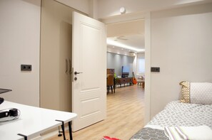 2 bedrooms, iron/ironing board, WiFi, bed sheets - My Glamorous Stay @Best Location Kadıköy İstanbul Türkiye (İstanbul)