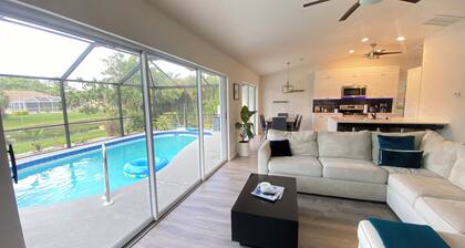 Fabulous 3 BR/ 3 BA canal house with heated pool in Rotonda West