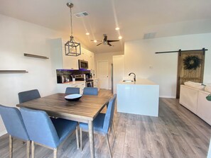 Dining - Fabulous 3 BR/ 3 BA canal house with heated pool in Rotonda West (Rotonda West)