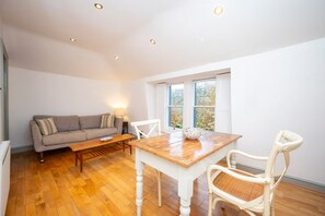 Interior - Bright 1BR Flat Near Church St & Clissold Park - Pass the Keys (London)