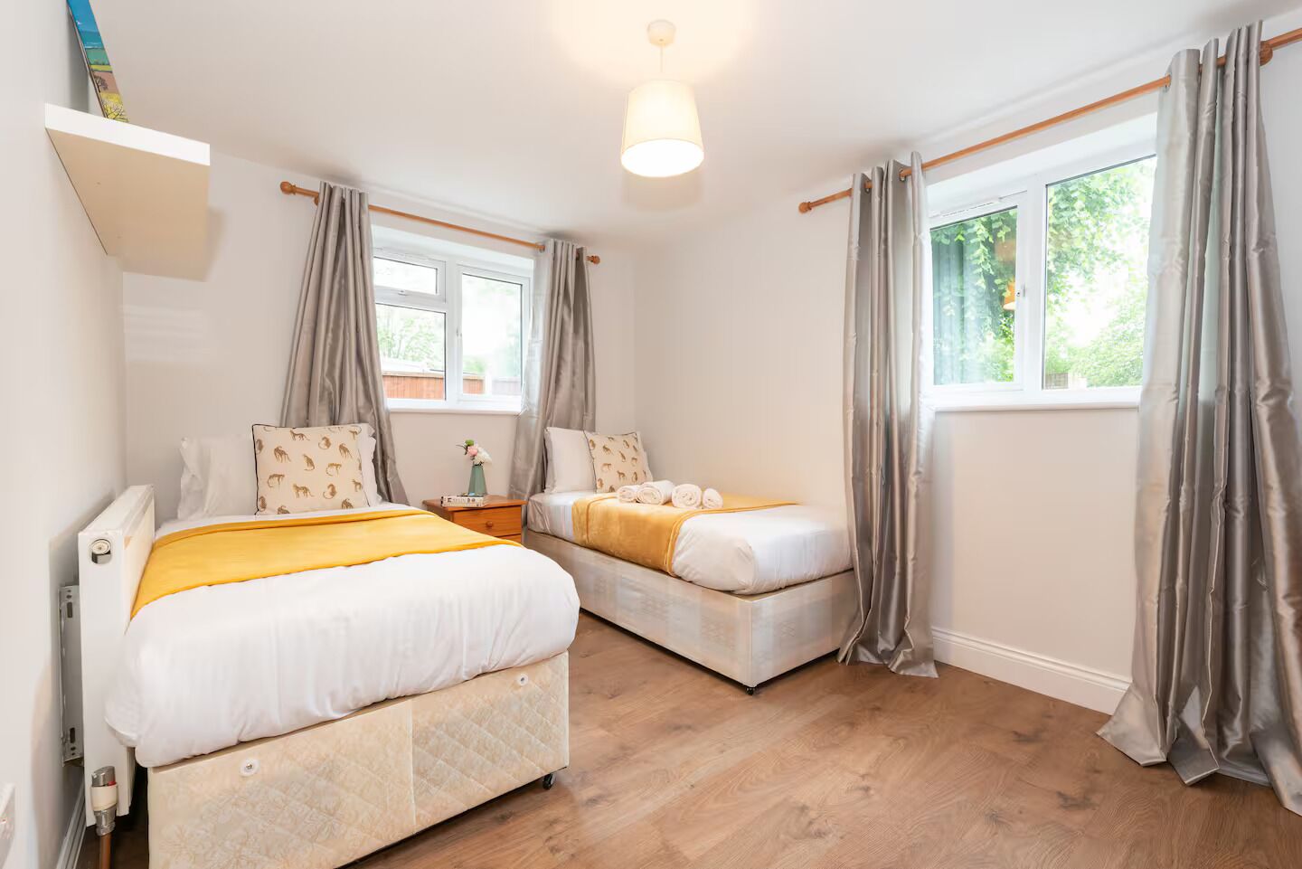 Iron/ironing board, free WiFi, bed sheets