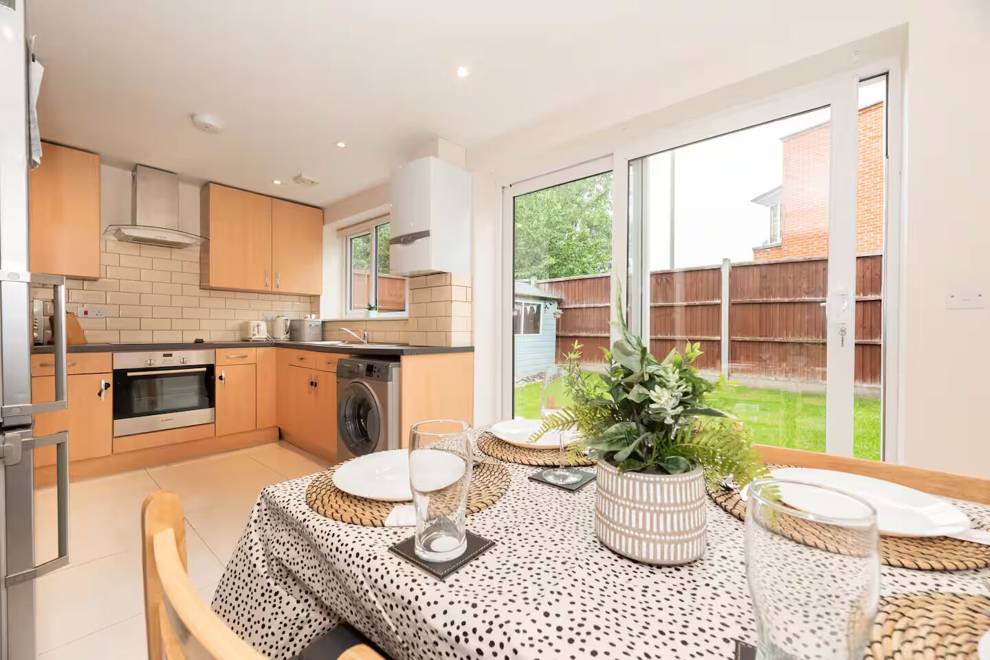 Kühlschrank, Mikrowelle, Ofen, Toaster