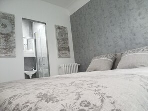 واي فاي وملاءات أسرّة