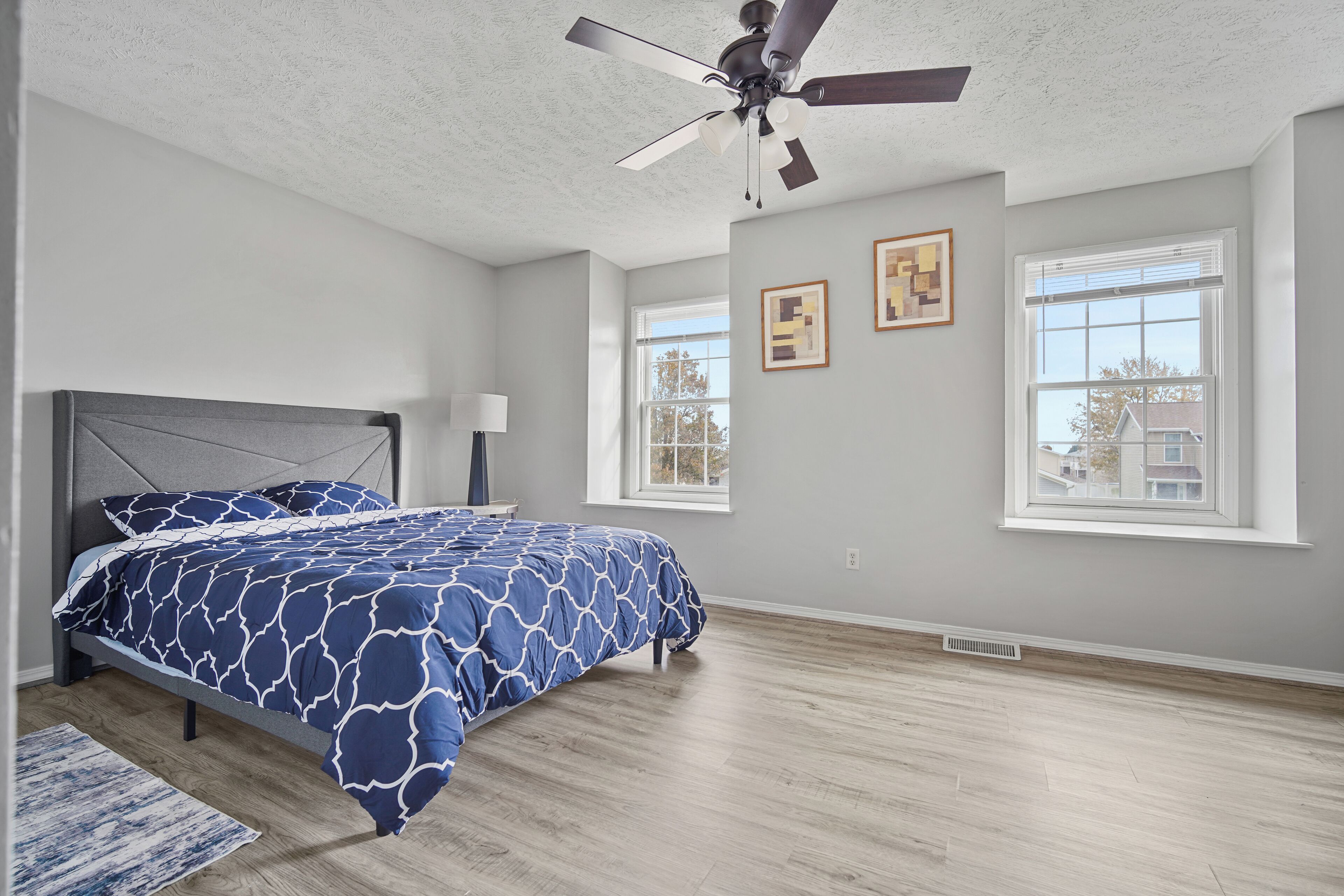 Strykjärn/strykbräda, wi-fi och sängkläder