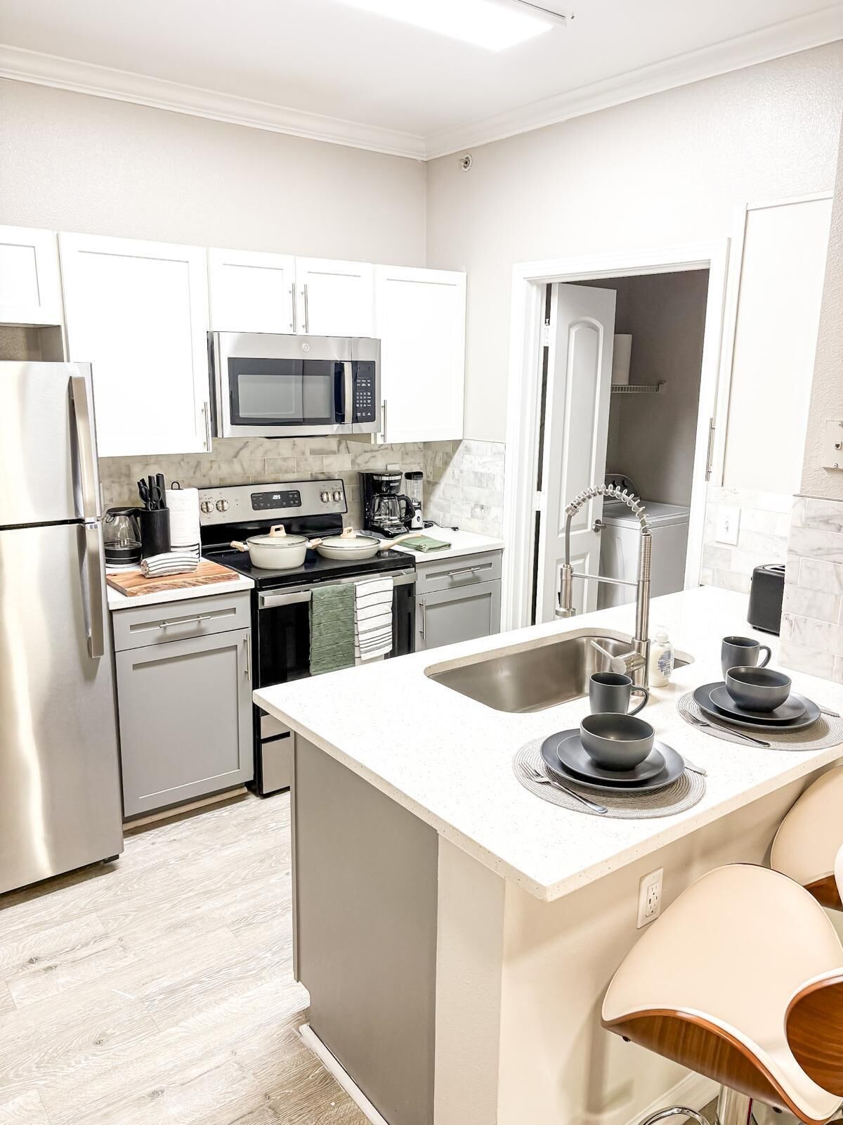 Microwave, oven, stovetop, dishwasher