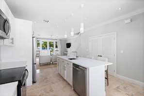 Fridge, microwave, stovetop, dishwasher - Spacious 4-bedroom townhome in peaceful Palm Cay, New Providenc, Nassau. (New Providence)