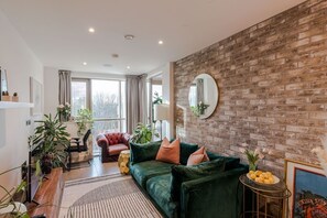 TV - Lovely 1-bedroom apartment in London perfect for your city stay (London)