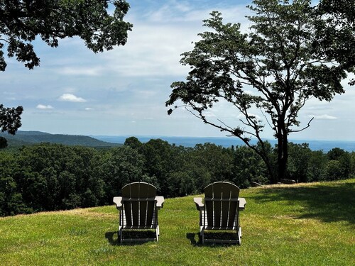 New Iron Mt. Forge Cabin! Spectacular Views! Fire Pit!