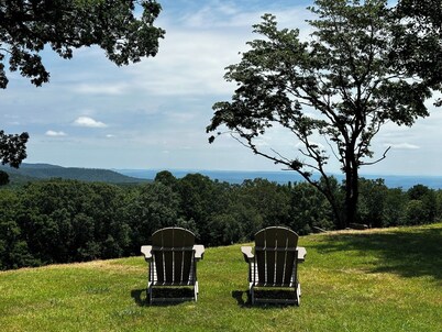 New Iron Mt. Forge Cabin! Spectacular Views! Fire Pit!