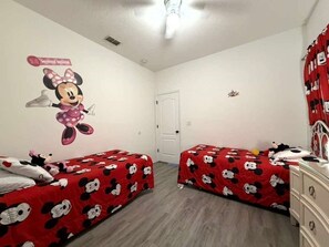 Iron/ironing board, travel cot, WiFi, bed sheets - Pool •Spa •Game Rm •10 min Disney-Fun Disney Oasis (Kissimmee)