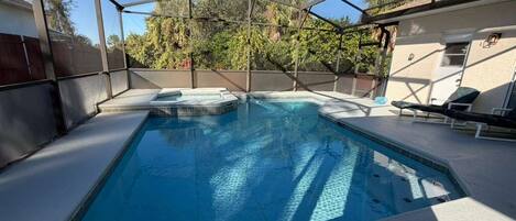 Inomhuspool och uppvärmd pool