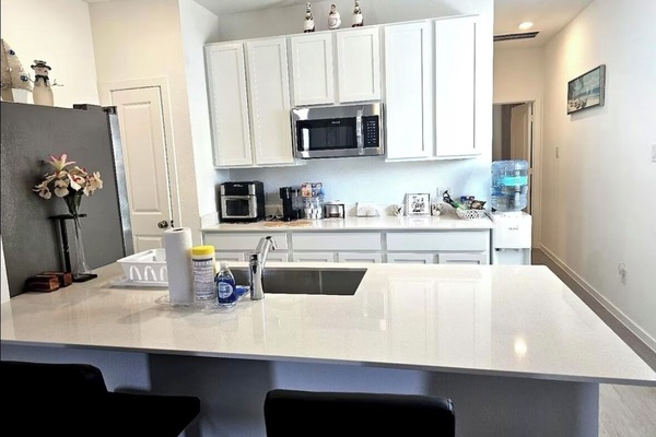 Microwave, dishwasher