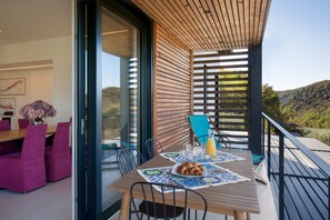 Outdoor dining - Villa Casaliva with Private Pool (Torri del Benaco)