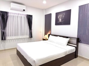 Internet, bed sheets - Cozy 2-bedroom house in gorgeous Muang Phuket with AC (Muang Phuket)