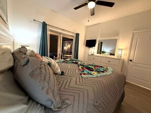 ハウス 5 ベッドルーム プライベートプール | 高級寝具、客室ご  とに異なる装飾、客室ごとに異なるインテリア、デスク