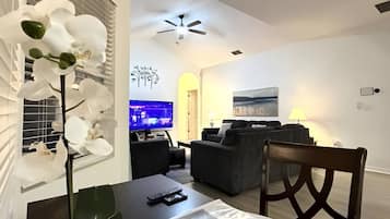 Luxury House, 5 Bedrooms, Private Pool | Living area | Smart TV, video-game console, Netflix, DVD player