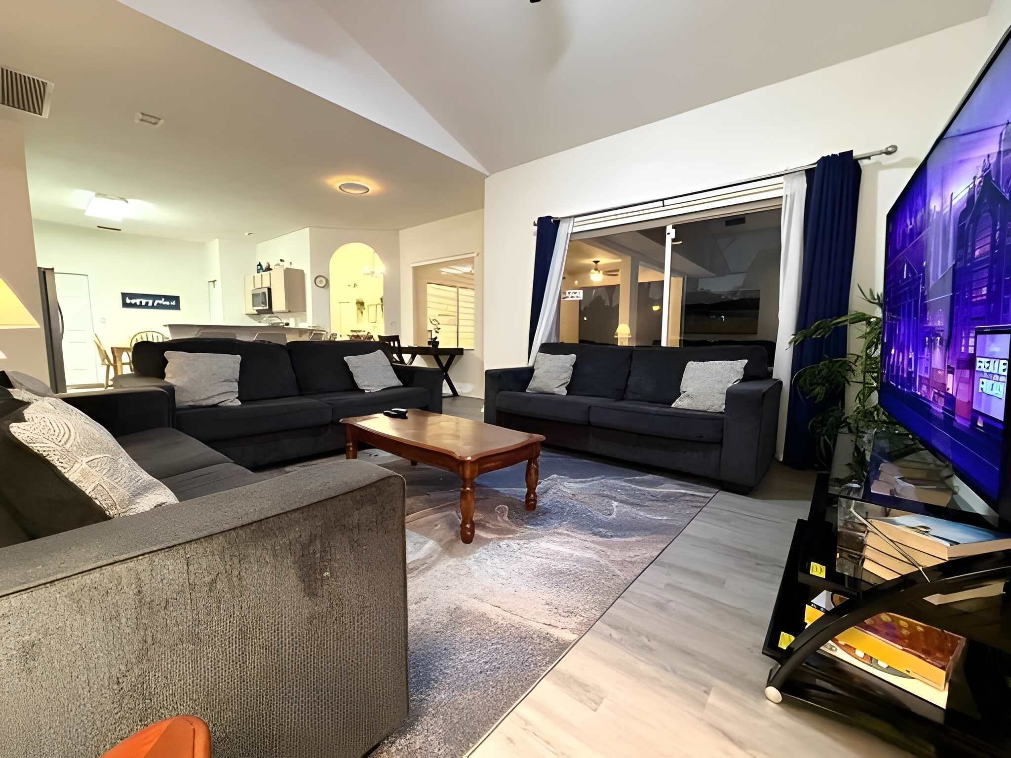 Luksushus, 5 soverom, privat basseng | Oppholdsområde | Smart-TV, TV-spill, Netflix og DVD-spiller