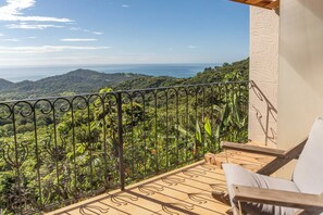 Property grounds -  Casa Somora (Puerto Carrillo)