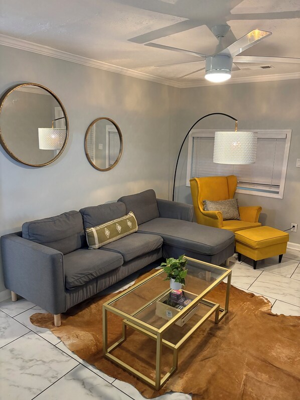 TV - Deluxe 2 bed room home in the heart of Atlanta! (Atlanta)