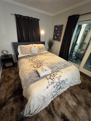 2 bedrooms, WiFi, bed sheets - Deluxe 2 bed room home in the heart of Atlanta! (Atlanta)