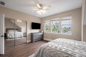 Iron/ironing board, free WiFi, bed sheets