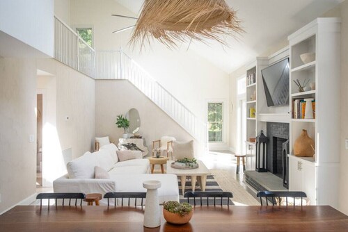 East Hampton Estate for 8, Sauna, Soaking Tub, Chef`s Kitchen, Outdoor Fireplace