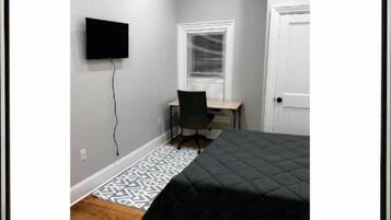 Escritorio y espacio para trabajar con laptop