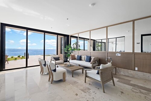 Oceanfront Luxury 2BR apartment in Puerto Morelos