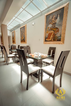 Free daily continental breakfast