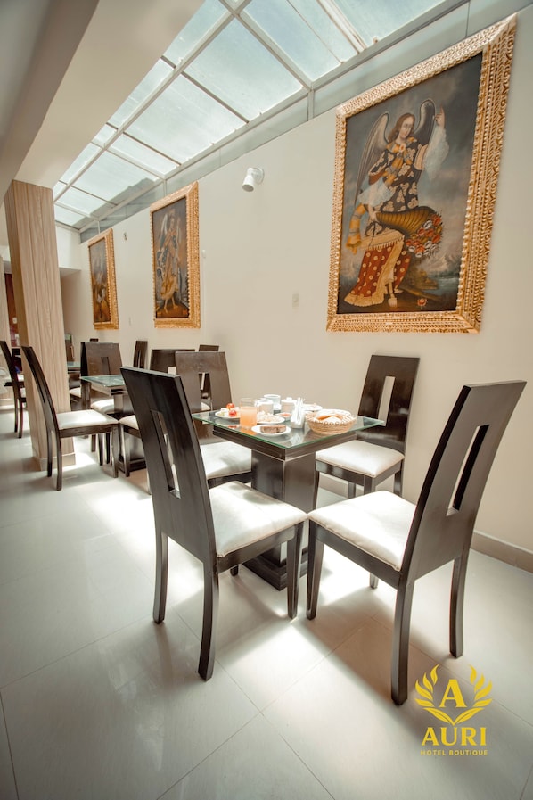 Bao gồm bữa sáng kiểu Âu hàng ngày