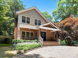 Exterior - Amagansett Farmhouse Retreat - Outdoor Fireplace & Basement Arcade, Great for Kids (East Hampton)