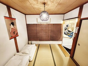 Interior - Namba 13 min｜6 min walk from station｜Wi-Fi｜Nintendo Switch｜48 m2 private house｜10 min walk from Tsutenkaku (大阪市)