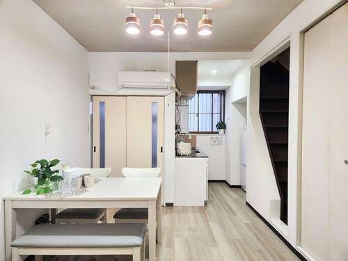 Namba 13 min｜6 min walk from station｜Wi-Fi｜Nintendo Switch｜48 m2 private house｜10 min walk from Tsutenkaku