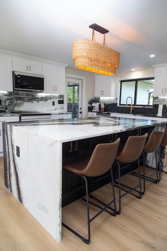  Luxury Waterfront Retreat • Heated Pool & Spa • Gulf Access • Modern Design