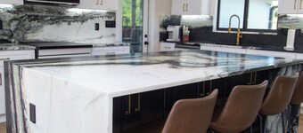  Luxury Waterfront Retreat • Heated Pool & Spa • Gulf Access • Modern Design