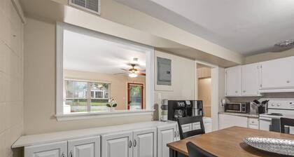 The Branches - Adorable 2 Bedroom Midtown Bungalow