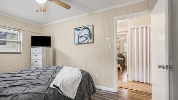 Fer et planche à repasser, Wi-Fi gratuit, draps fournis