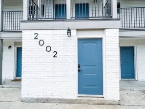 Exterior detail - Walk to Beach Pet-Friendly + Gear + Sleeps 6 (Galveston)